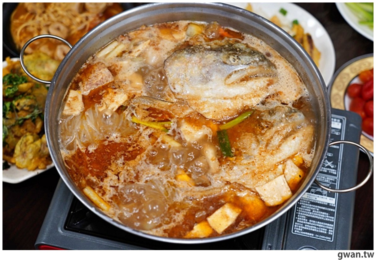 外觀超低調,腳踏車友的秘密基地,綜合生魚片每片不到10元~