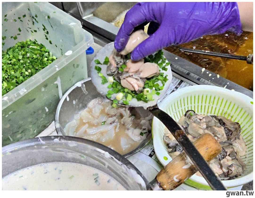 外觀超低調,腳踏車友的秘密基地,綜合生魚片每片不到10元~