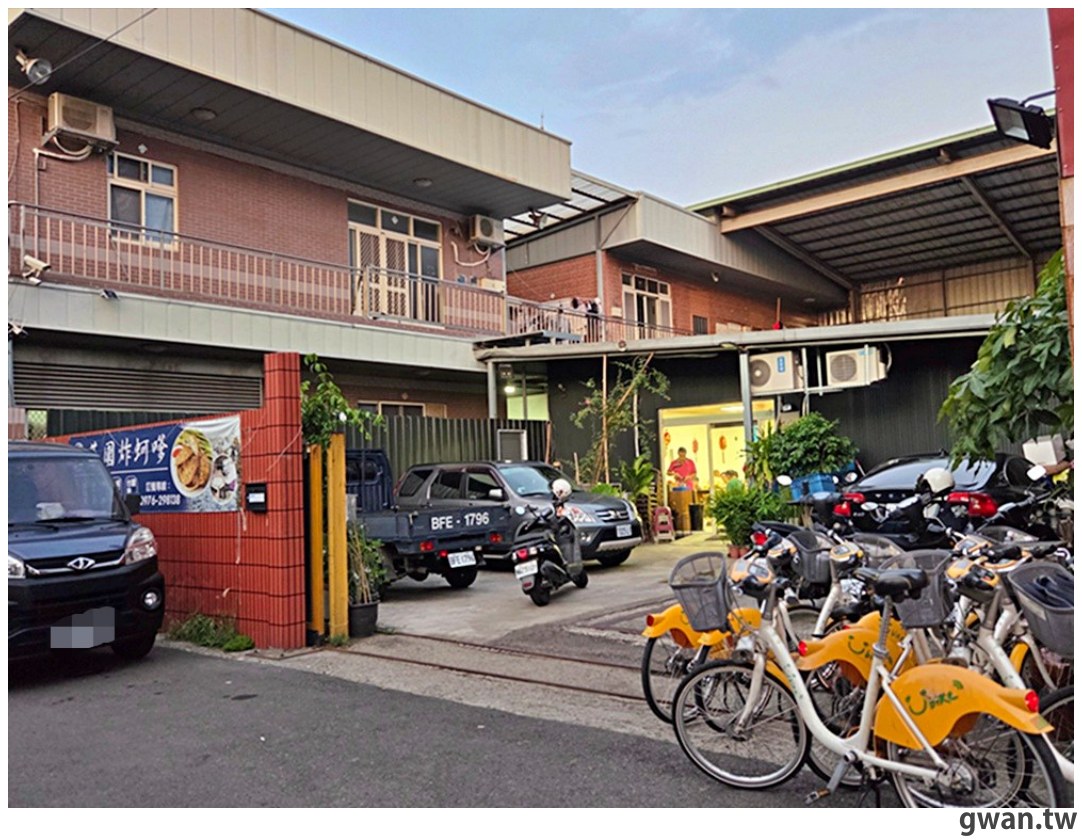 外觀超低調,腳踏車友的秘密基地,綜合生魚片每片不到10元~