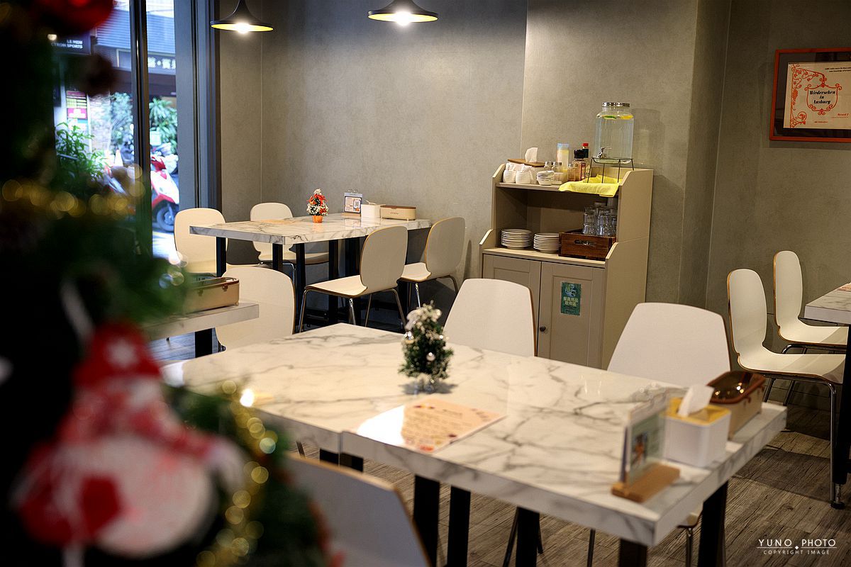 台中必吃義式料理餐廳！主打手剝鮮蝦與高品質慢熬醬汁的用餐體驗。