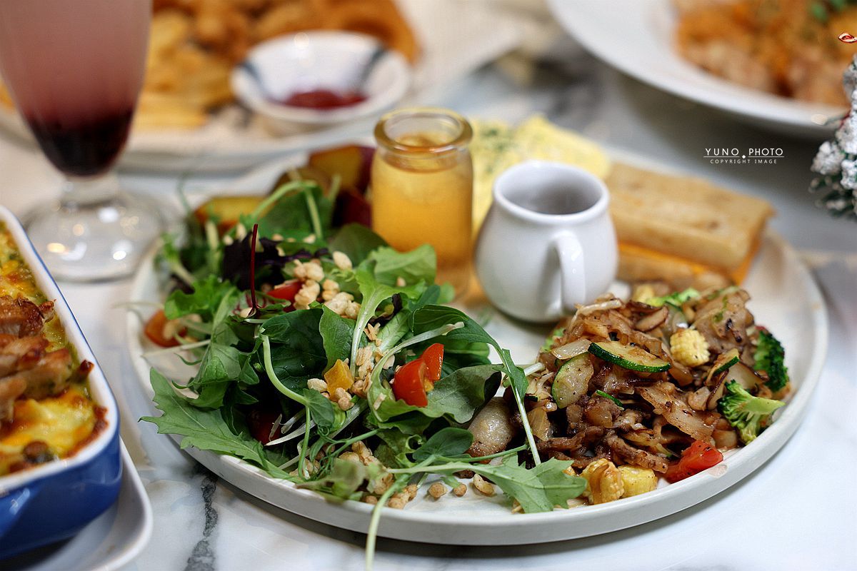 台中必吃義式料理餐廳！主打手剝鮮蝦與高品質慢熬醬汁的用餐體驗。