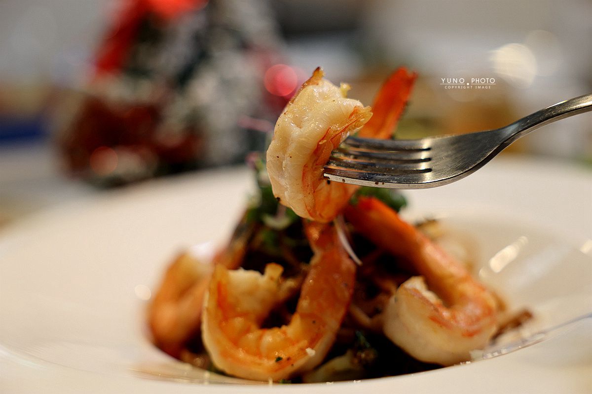 台中必吃義式料理餐廳！主打手剝鮮蝦與高品質慢熬醬汁的用餐體驗。