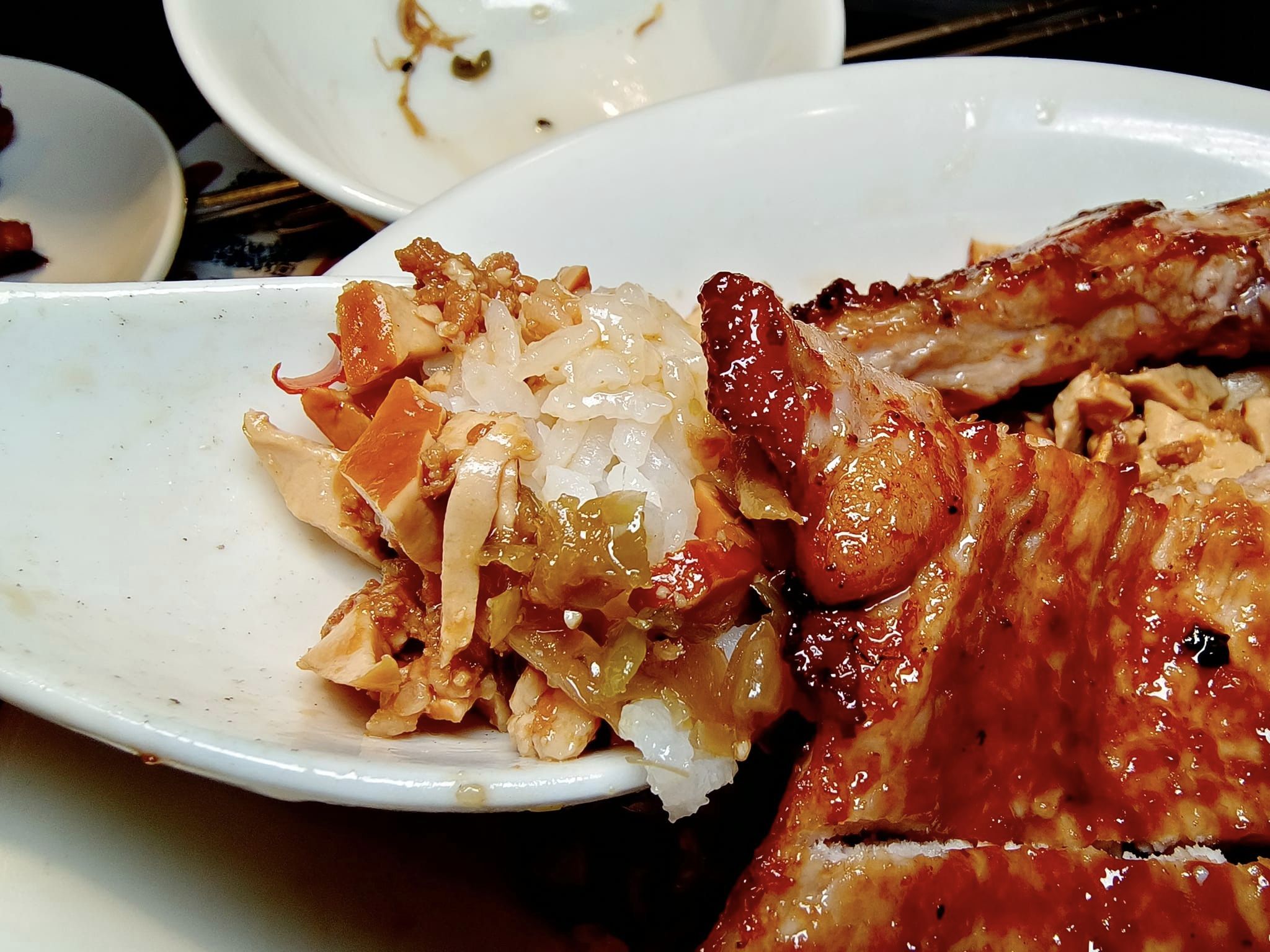 淡水黑殿排骨飯創始店！飄香50年古早味、老台北人必吃。