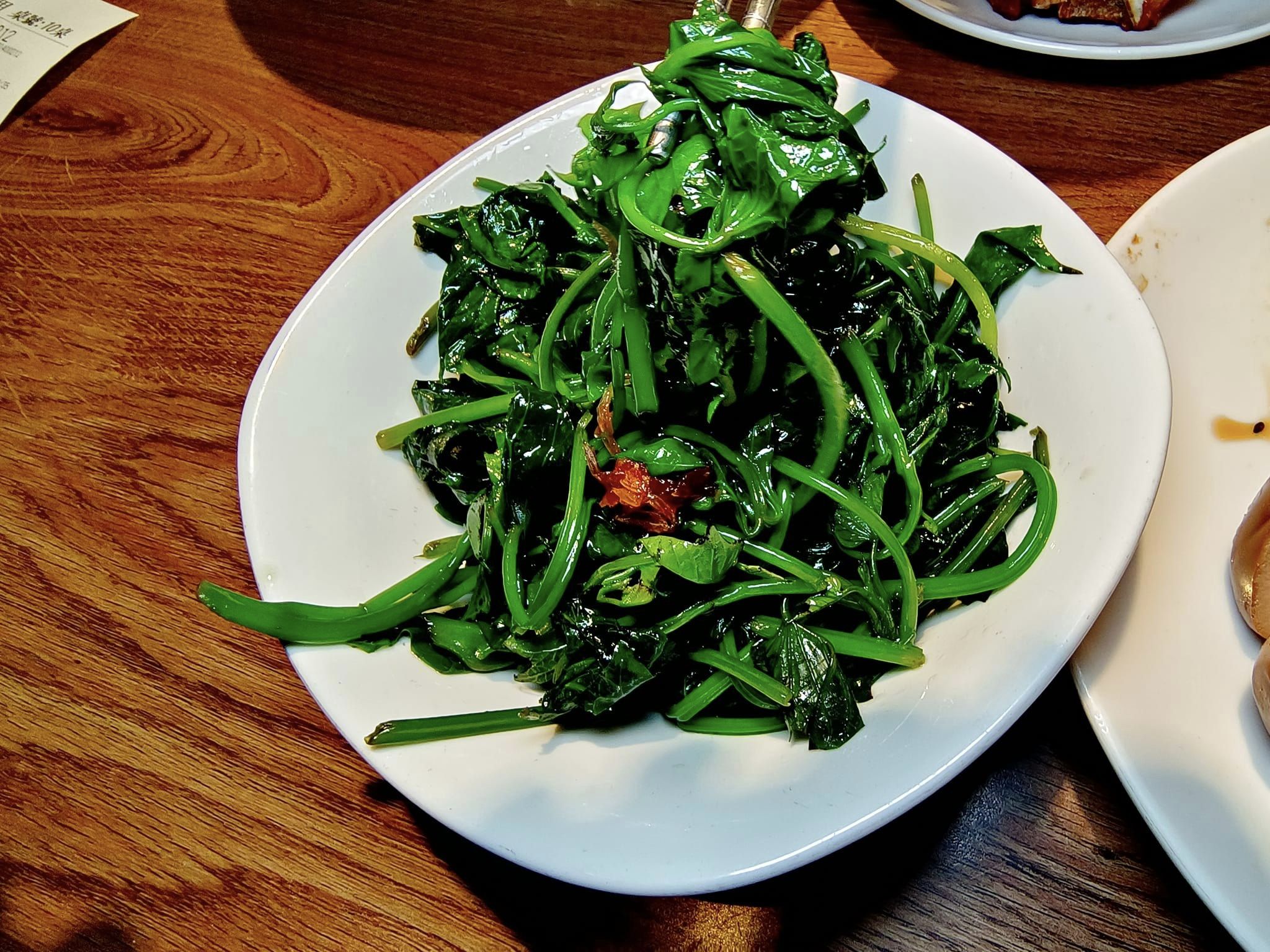 淡水黑殿排骨飯創始店！飄香50年古早味、老台北人必吃。