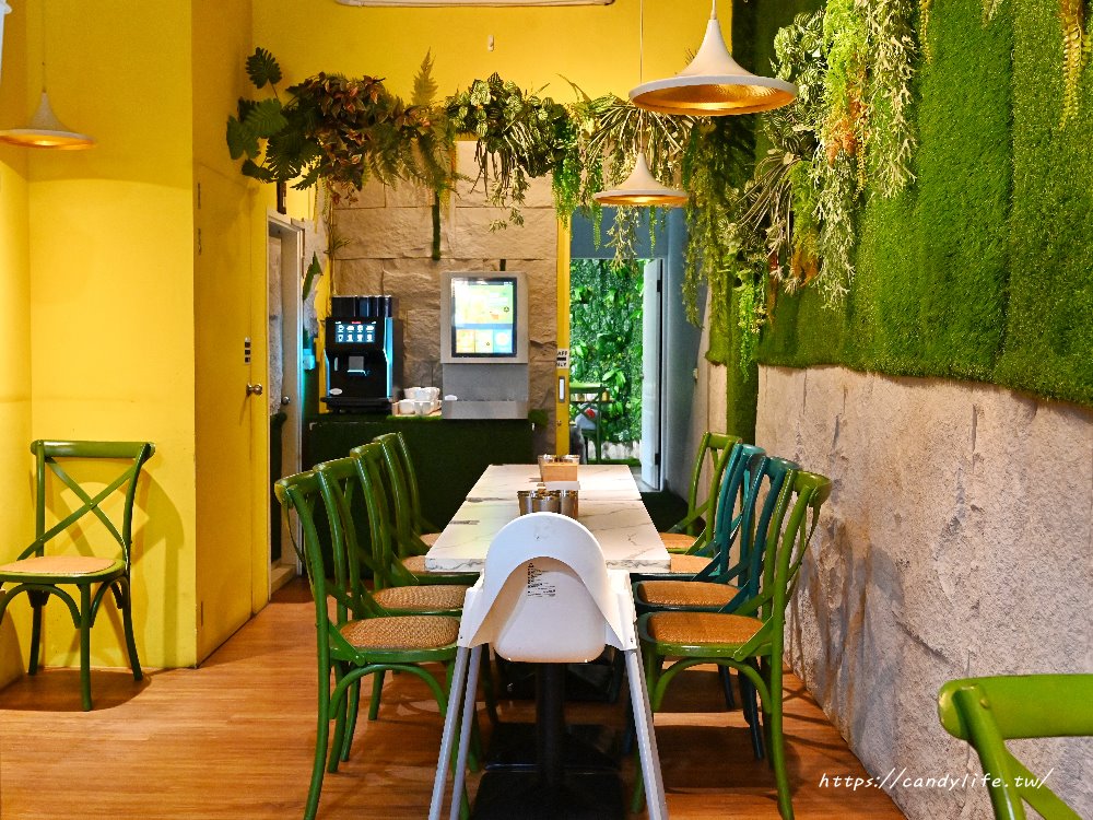 Proi Kitchen｜森林系澳式早午餐，餐點大份量，無服務費！台中少見早午餐飲料、咖啡無限暢飲～ - 糖糖's 享食生活