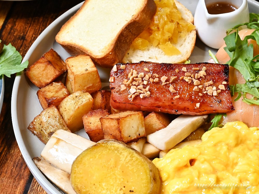 Proi Kitchen｜森林系澳式早午餐，餐點大份量，無服務費！台中少見早午餐飲料、咖啡無限暢飲～ - 糖糖's 享食生活