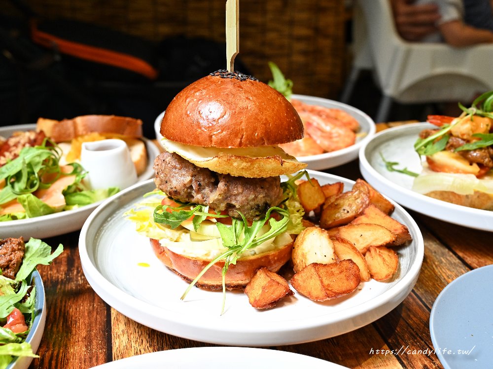 Proi Kitchen｜森林系澳式早午餐，餐點大份量，無服務費！台中少見早午餐飲料、咖啡無限暢飲～ - 糖糖's 享食生活