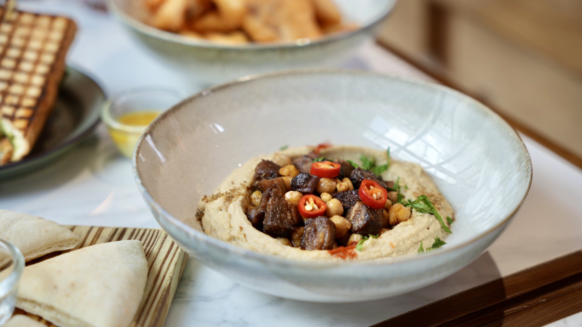 林口三井Outlet美食推薦！TOASTERiA Cafe新插旗，限定版義大利麵必點。