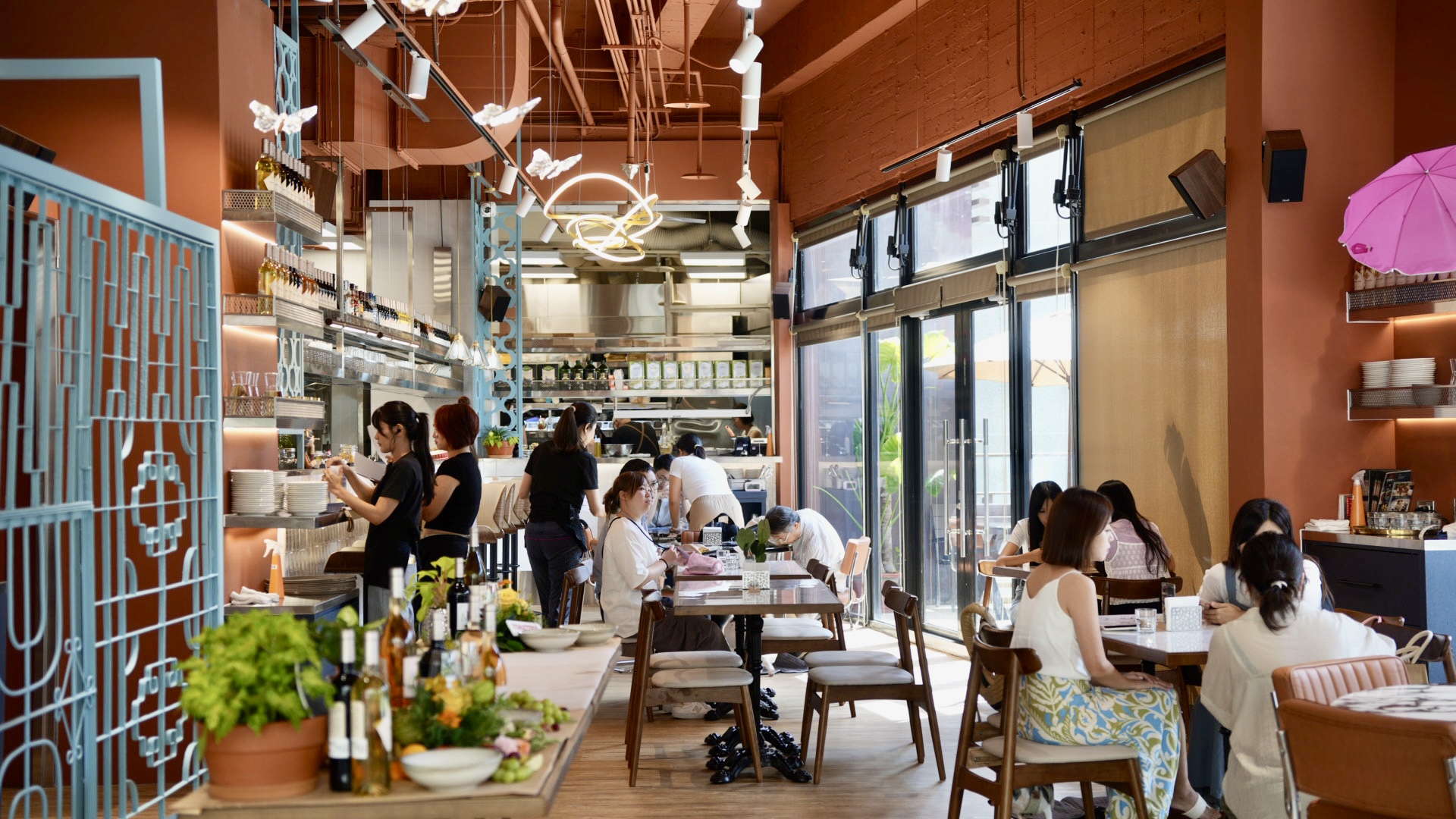 林口三井Outlet美食推薦！TOASTERiA Cafe新插旗，限定版義大利麵必點。