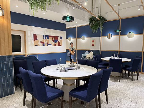 台南牛肉火鍋！東哥牛肉涮涮鍋蔬果牛骨湯頭涮和牛，招牌熱炒與捲餅必吃。