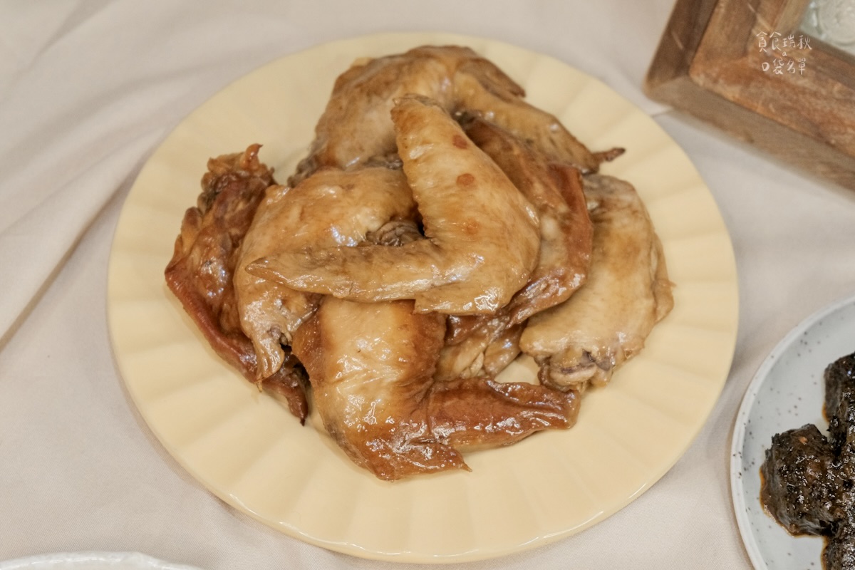 【宅配滷味團購中】具米其林二星餐廳廚師經歷親製、三十年手藝打造極致風味!一開封就能聞到老滷香魂|包飯店燻香滷味