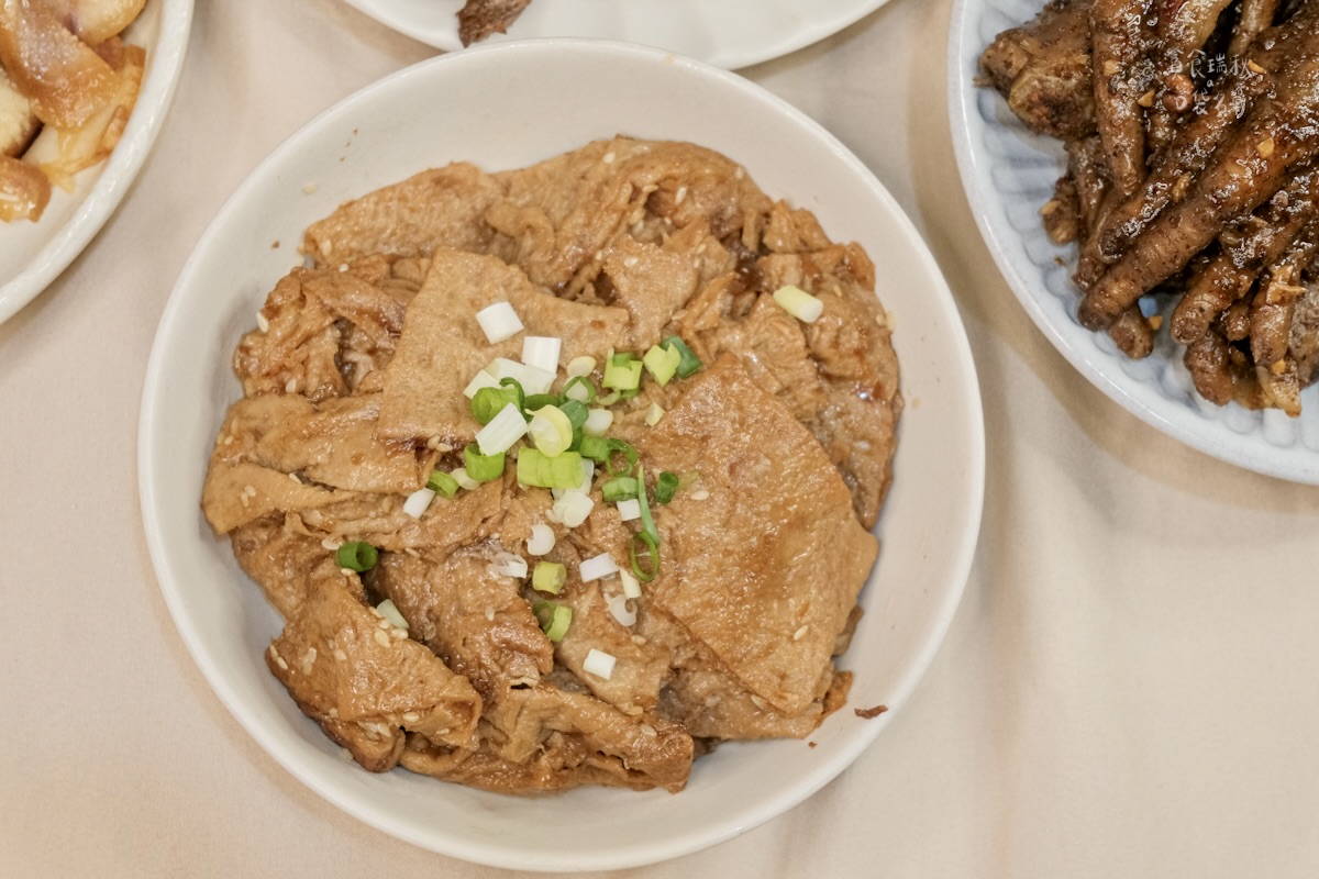 【宅配滷味團購中】具米其林二星餐廳廚師經歷親製、三十年手藝打造極致風味!一開封就能聞到老滷香魂|包飯店燻香滷味