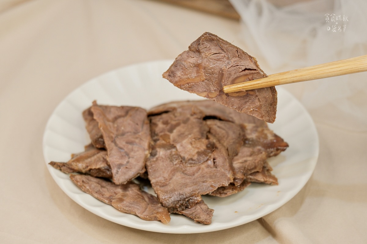 【宅配滷味團購中】具米其林二星餐廳廚師經歷親製、三十年手藝打造極致風味!一開封就能聞到老滷香魂|包飯店燻香滷味