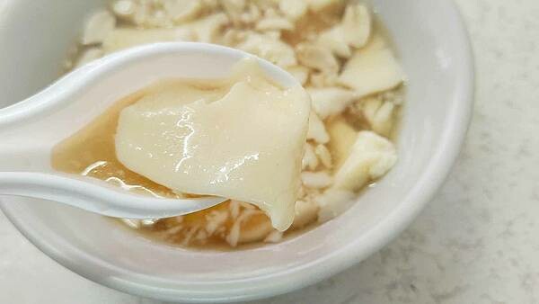 【台北美食】龍潭豆花｜公館必吃的豆花！帶有焦香味與豆花香