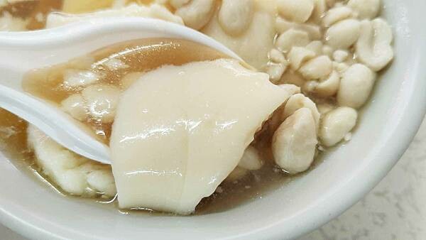 【台北美食】龍潭豆花｜公館必吃的豆花！帶有焦香味與豆花香