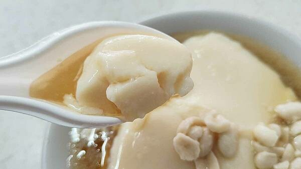 【台北美食】龍潭豆花｜公館必吃的豆花！帶有焦香味與豆花香