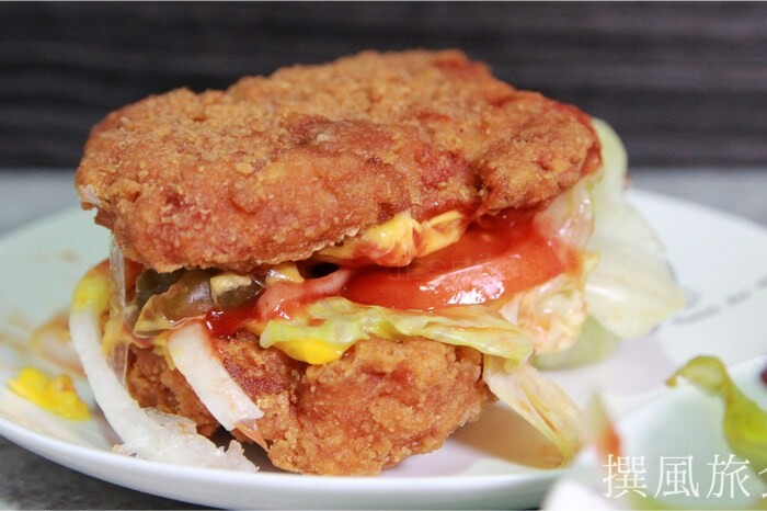 漢堡王「17.6盎司究極重磅」好吃嗎？中秋就是要吃肉！用肉排取代麵包的四層肉排漢堡超霸氣