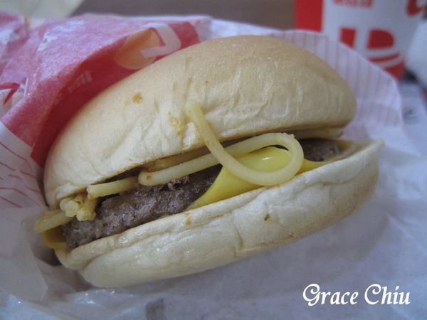 PASTA牛肉堡 儂特利仁愛店 早期速食店 LOTTERIA