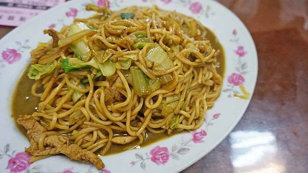 【還沒開店就大排長龍！從來沒停過的爆人氣店家！】從二樓排到一樓的轉角、轉角、轉角處，爆誇張的排隊人潮