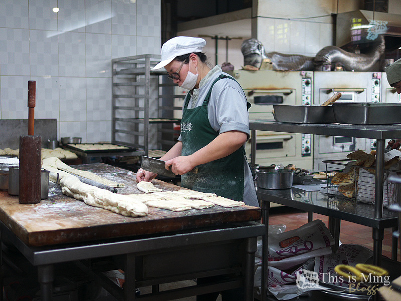 【台北中正│食記】捷運善導寺站 華山市場 阜杭豆漿～外國人也瘋排