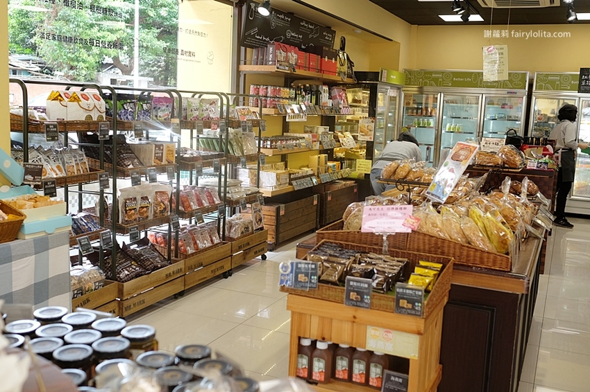 馬可先生麵包坊。2020年 端午節限間限定伴手禮，養生紅藜薑黃蕈菇十穀粽、超人氣彌月蛋糕捲！ @蹦啾♥謝蘿莉 La vie heureuse