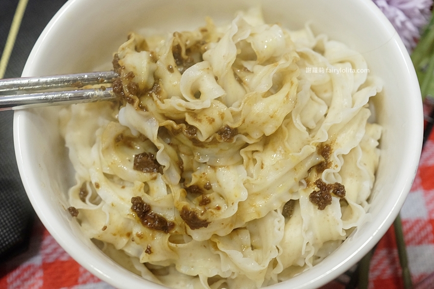 馬可先生麵包坊。2020年 端午節限間限定伴手禮，養生紅藜薑黃蕈菇十穀粽、超人氣彌月蛋糕捲！ @蹦啾♥謝蘿莉 La vie heureuse