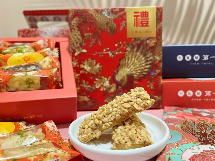 台北市中正區2024新年春節禮盒推薦—大黑松小倆口小禮屋禮盒,過年少不了長輩最愛的牛軋糖,創意喜氣設計送禮自用都適合