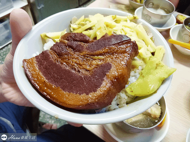 【台北中正】金峰魯肉飯 | 中正紀念堂、南門市場附近排隊美食 觀光客多 魯肉飯、焢肉飯、肉羹湯都不錯