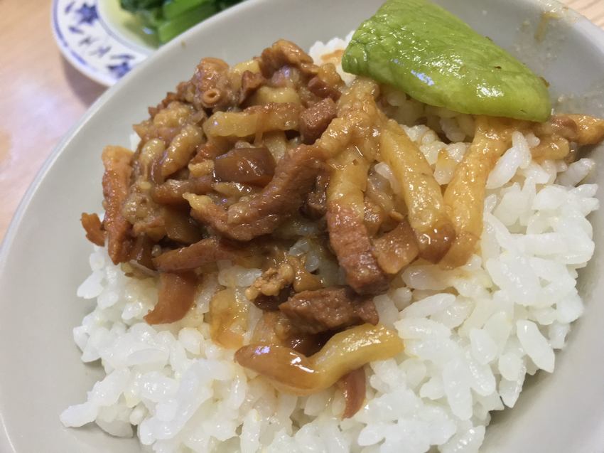 中正紀念堂金峰魯肉飯小碗魯肉飯 金峰,滷肉飯,台灣必吃,대만 요리,台湾料理,宵夜,古早味,南門市場,サウスゲート市場,사우스 게이트 시장,愛吃鬼,胡天蘭,中正紀念堂