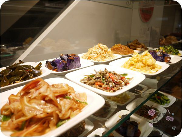 美食。餐廳│ 台北中正區 台北車站 良品牛肉麵 台北車站美食 台北車站牛肉麵 台北必吃老店 ❤跟著Livia享受人生❤