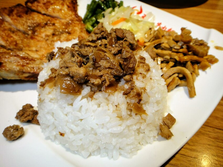 【美食】「良品牛肉麵」台北國際牛肉麵節得獎店家，北車美食推薦、北車牛肉麵推薦 (附菜單)