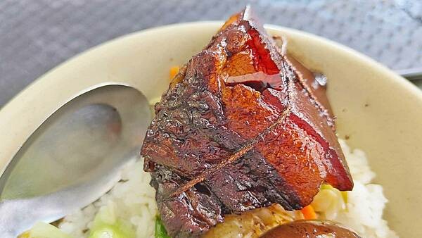 【台北美食】鄭記豬腳飯｜被豬腳耽誤的好吃東坡肉飯！