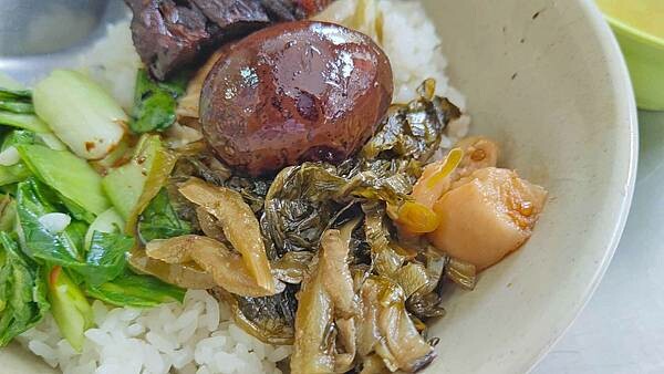 【台北美食】鄭記豬腳飯｜被豬腳耽誤的好吃東坡肉飯！