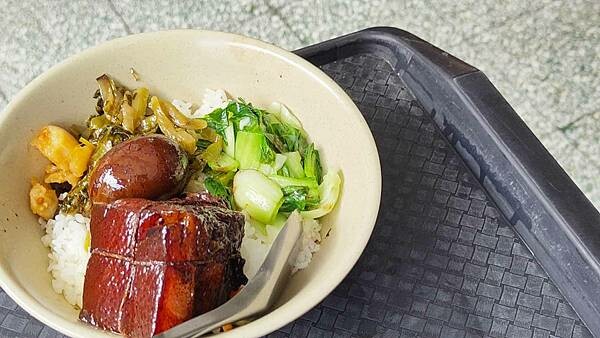 【台北美食】鄭記豬腳飯｜被豬腳耽誤的好吃東坡肉飯！