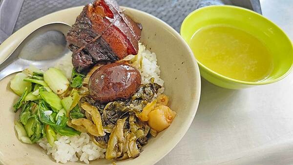 【台北美食】鄭記豬腳飯｜被豬腳耽誤的好吃東坡肉飯！