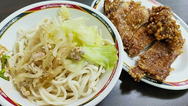 【台北美食】同安街麵線羹|就算非用餐時間也大排長龍的爆人氣小吃店