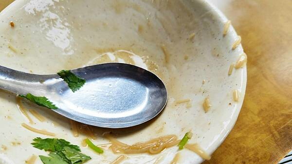 【台北美食】同安街麵線羹|就算非用餐時間也大排長龍的爆人氣小吃店