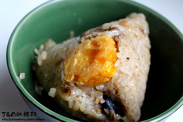 【捷運公館】珍記豬血糕--一個銅板就能同時品嚐肉粽、甜不辣、豬血糕呢!!!