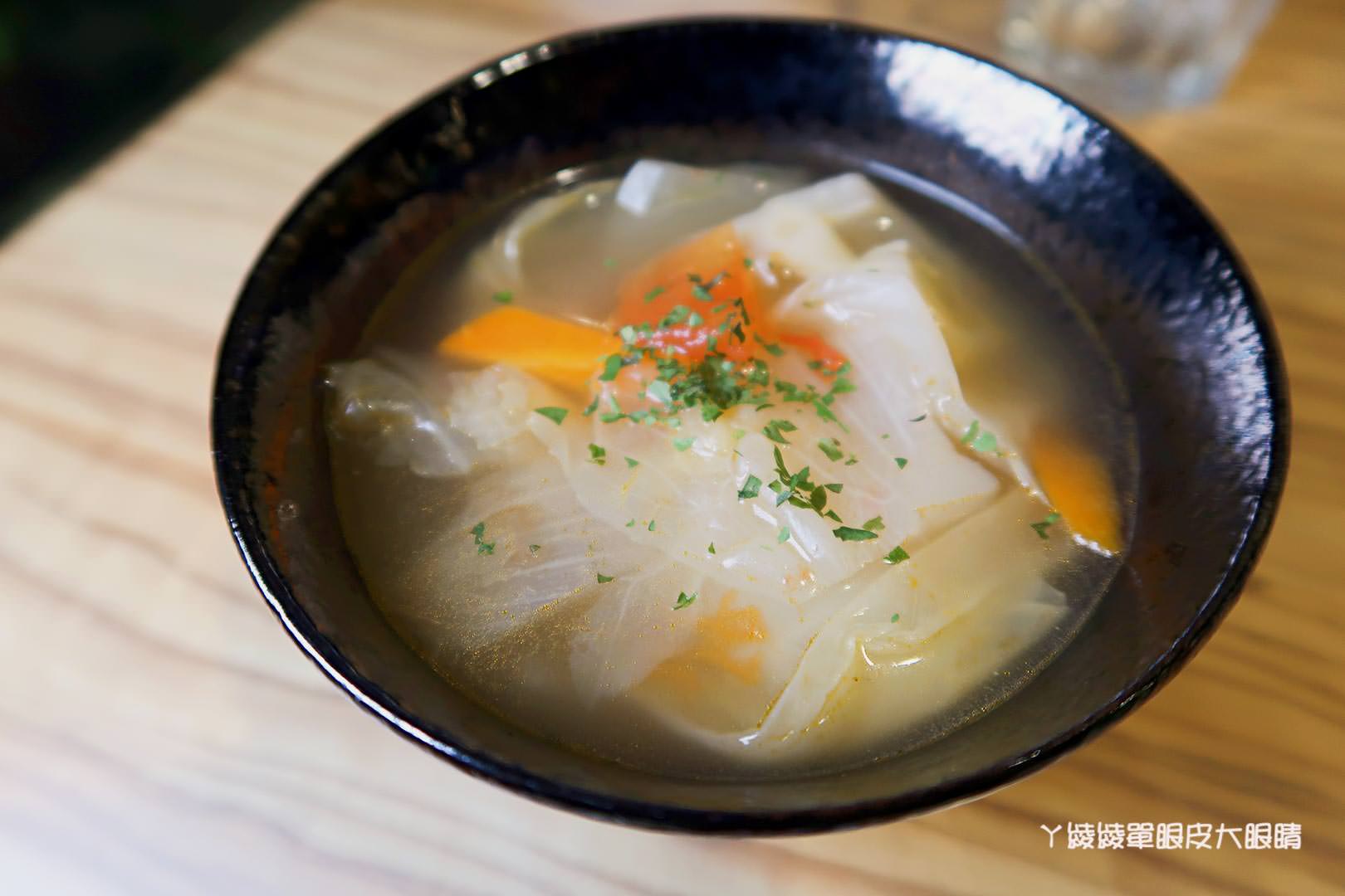 台北捷運中正紀念堂站｜隱藏版閣樓在晴天廚房！平價美食推薦