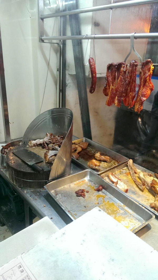 景美。興記燒腊店。超人氣排隊小店。晚點可就吃不到囉!