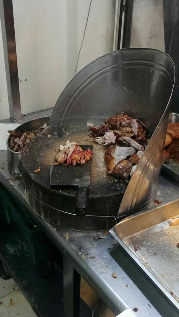 景美。興記燒腊店。超人氣排隊小店。晚點可就吃不到囉!