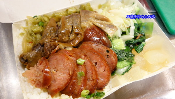 景美。興記燒腊店。超人氣排隊小店。晚點可就吃不到囉!