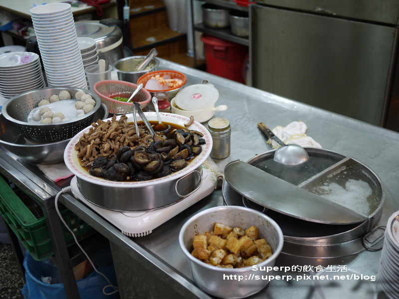 [南台灣食記]台南小吃二連發之阿松豬舌割包和石精臼蚵仔煎