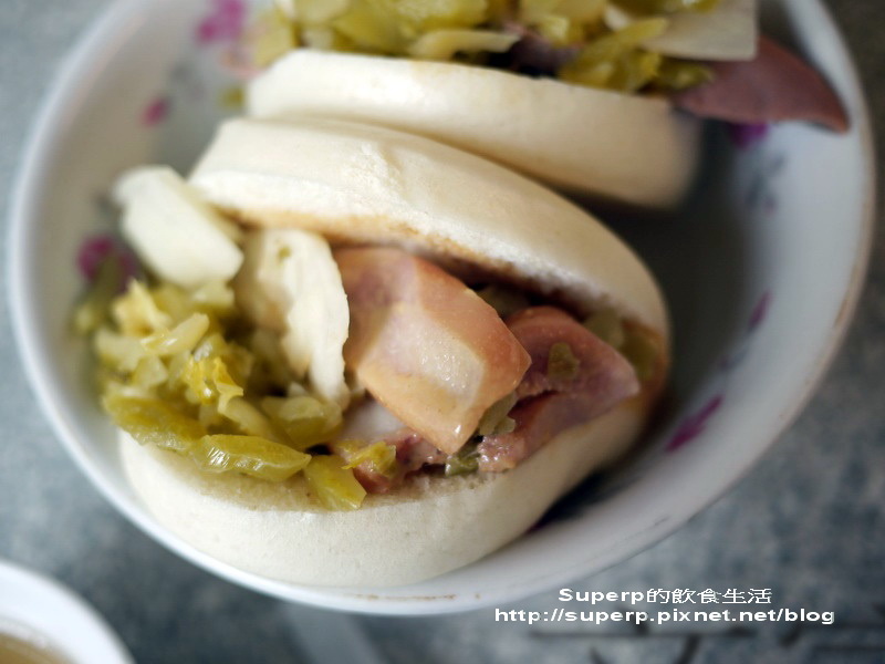 [南台灣食記]台南小吃二連發之阿松豬舌割包和石精臼蚵仔煎