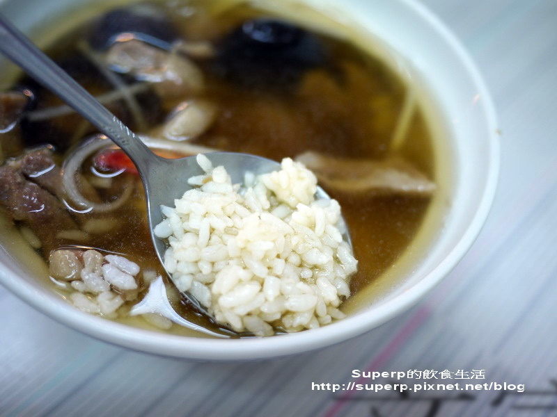 [南台灣食記]台南小吃二連發之阿松豬舌割包和石精臼蚵仔煎