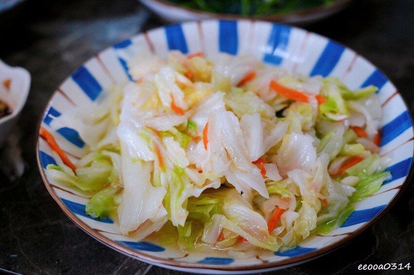 木柵山林祕境土雞城「 猴山岳土雞城」，招牌三杯茶葉雞、放山白