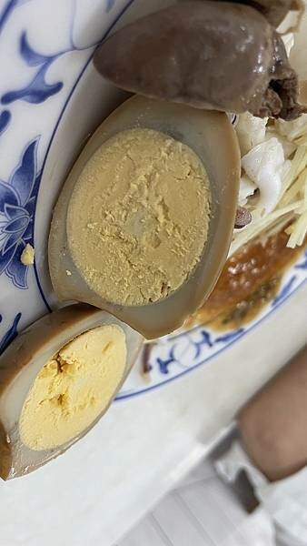 高雄市鹽埕區高雄鹽埕-飄香50年老店麵體獨特-阿財雞絲麵