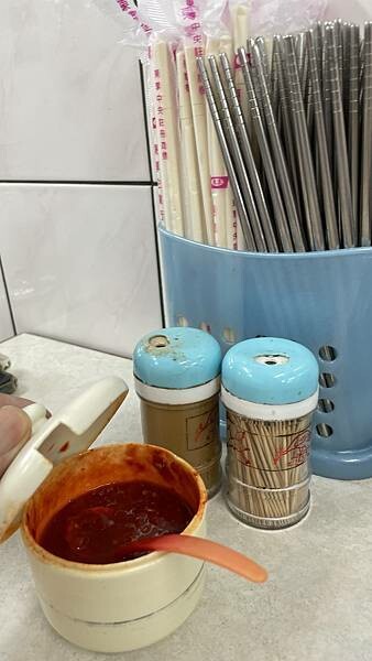 高雄市鹽埕區高雄鹽埕-飄香50年老店麵體獨特-阿財雞絲麵