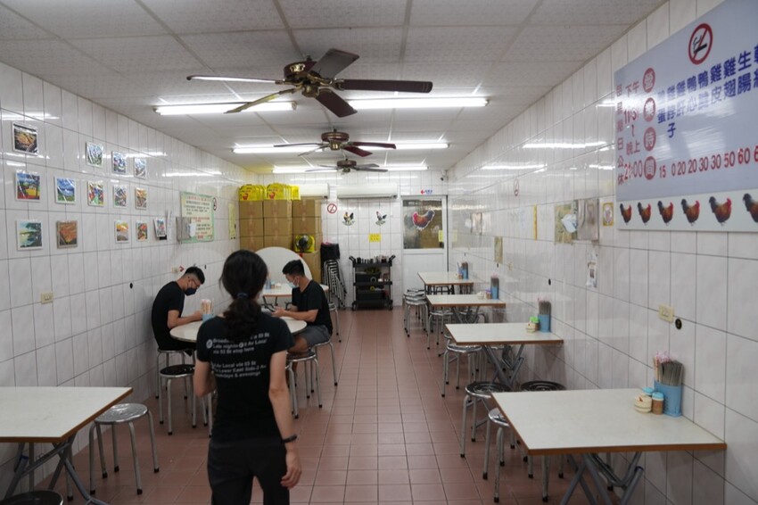 高雄美食 阿財雞絲麵｜高雄雞絲麵老店 Ｑ彈粗麵體搭配獨家調配醬汁～超好吃