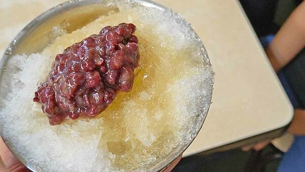 景美豆花｜景美夜市最強的豆花店，帶有焦香味，好吃到爆表！